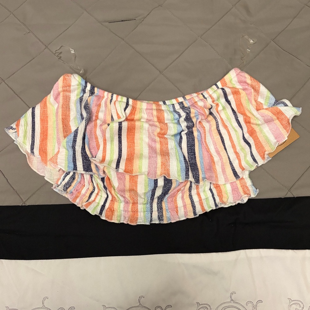 Francesca’s off the shoulder crop top in size medium NWT